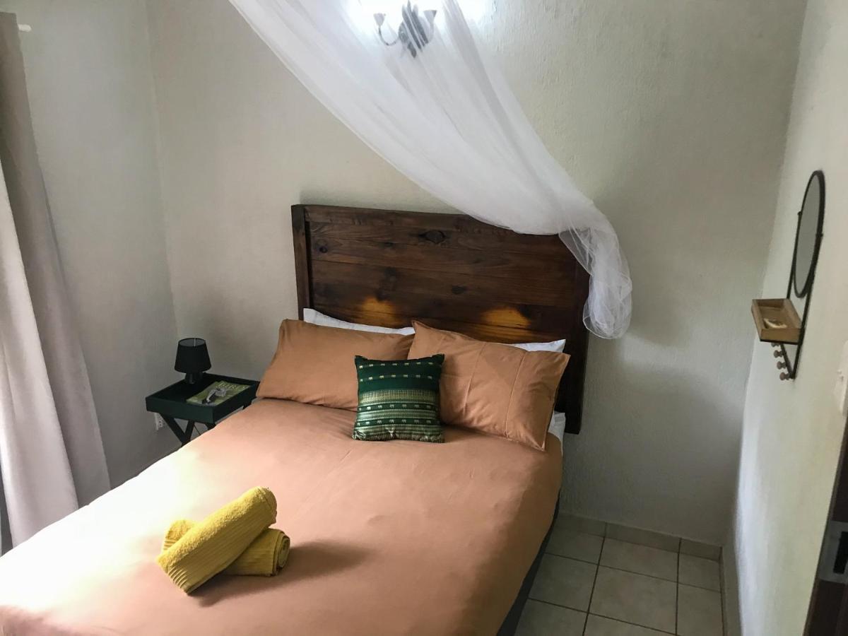 Hello Kruger Hideaway Cottage & Skilpad Studio Марлот Парк Екстериор снимка