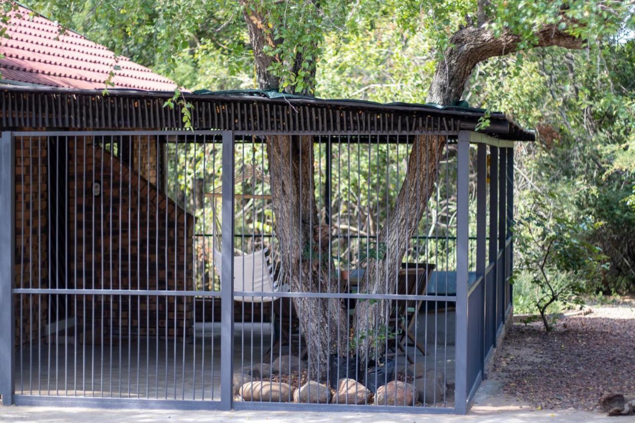 Hello Kruger Hideaway Cottage & Skilpad Studio Марлот Парк Екстериор снимка