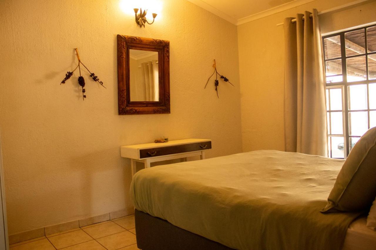 Hello Kruger Hideaway Cottage & Skilpad Studio Марлот Парк Екстериор снимка