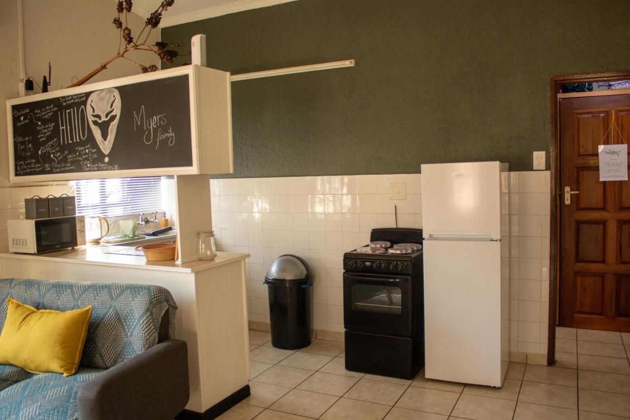 Hello Kruger Hideaway Cottage & Skilpad Studio Марлот Парк Екстериор снимка